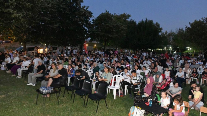 Osmangazi’de çocuklar açık hava sinemasında buluştu