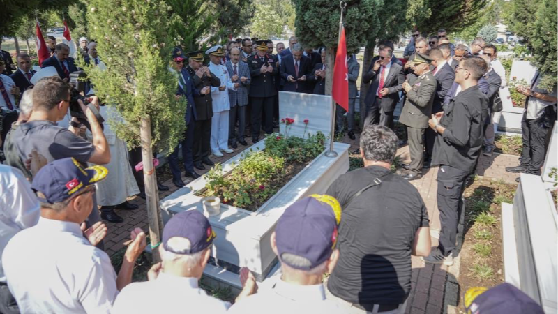 Bursa'da 15 Temmuz anma programları şehitlik ziyaretiyle başladı