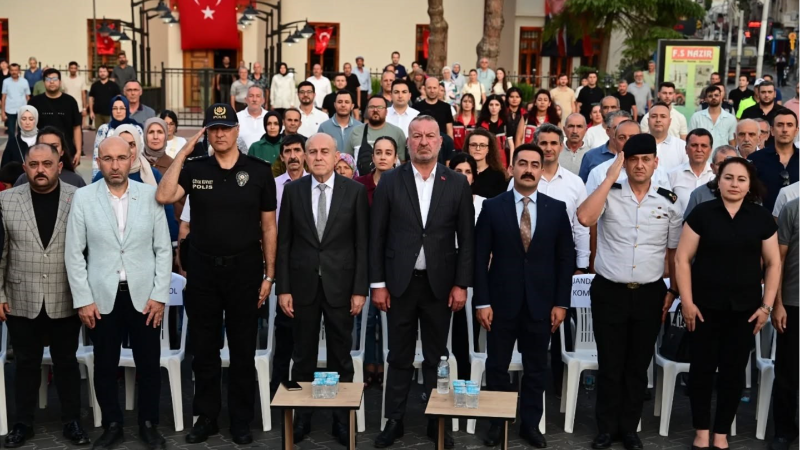 Karabatı’dan bayrağın gölgesinde milli birlik vurgusu