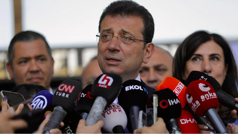 Siyasi yasak uygulanmasına da karar verildi