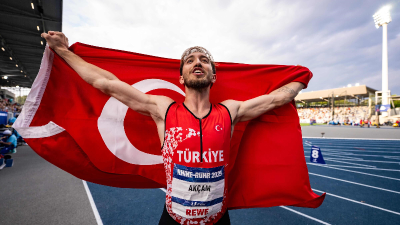 Berke Akçam’dan altın madalya