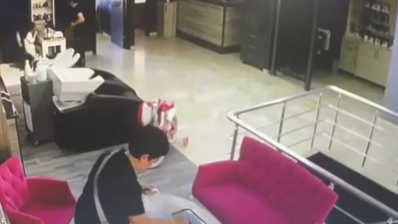 Eltisi tarafından içeceğine ilaç katılan kadın ölümden döndü