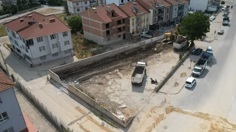 İnegöl'de atıl alan otopark oluyor