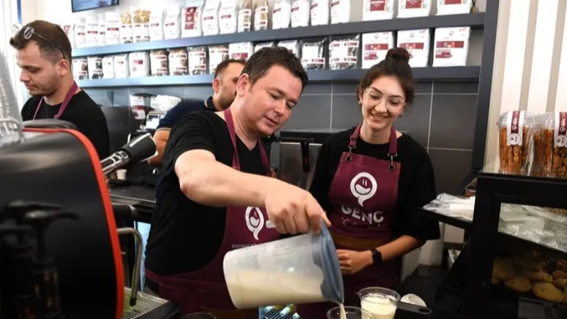 Genç Kafe, gençlerin uğrak noktası oldu