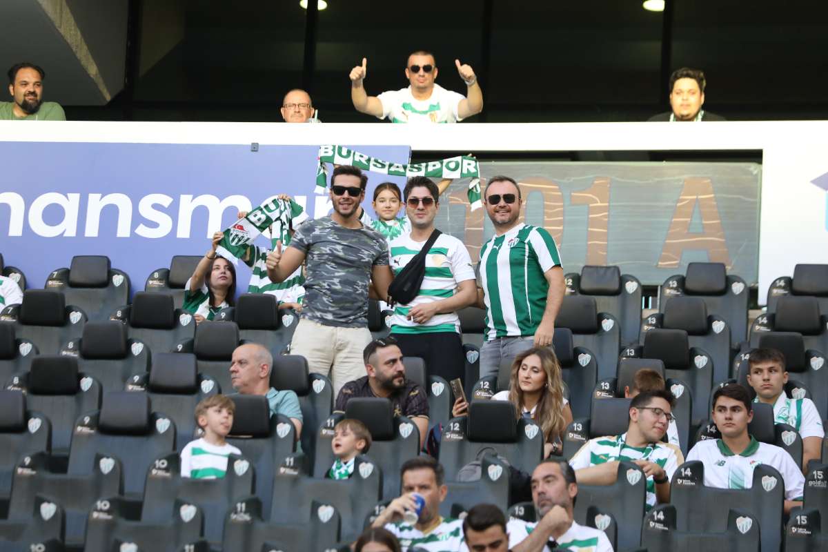 (FOTO GALERİ) Bursaspor-Eskişehirspor Dostluk Maçı Taraftar Fotoğrafları