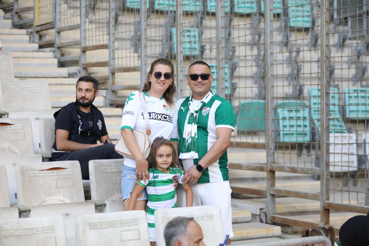 (FOTO GALERİ) Bursaspor-Eskişehirspor Dostluk Maçı Taraftar Fotoğrafları