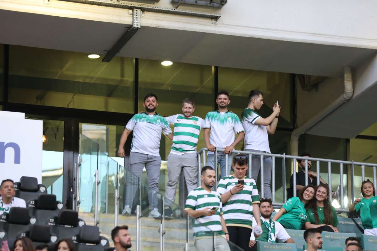 (FOTO GALERİ) Bursaspor-Eskişehirspor Dostluk Maçı Taraftar Fotoğrafları