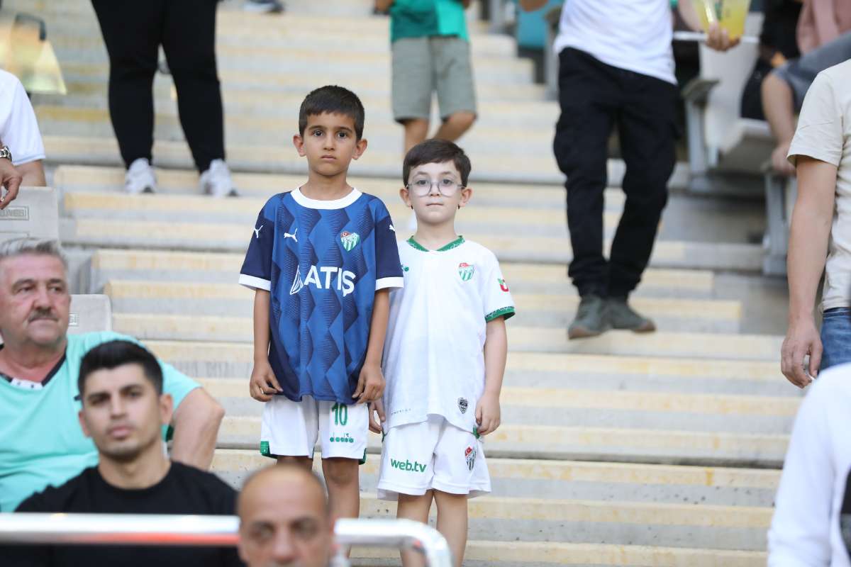 (FOTO GALERİ) Bursaspor-Eskişehirspor Dostluk Maçı Taraftar Fotoğrafları