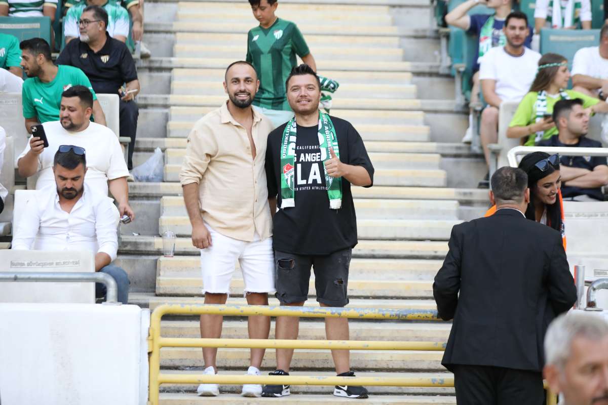 (FOTO GALERİ) Bursaspor-Eskişehirspor Dostluk Maçı Taraftar Fotoğrafları