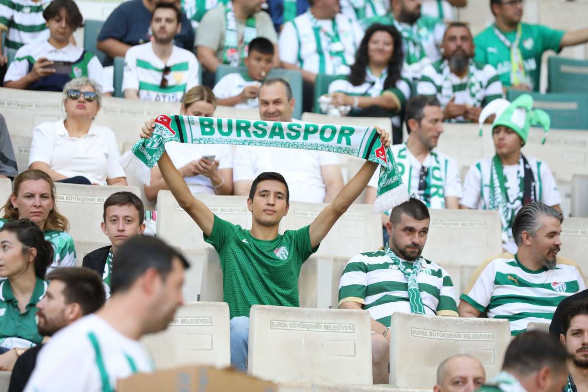 (FOTO GALERİ) Bursaspor-Eskişehirspor Dostluk Maçı Taraftar Fotoğrafları