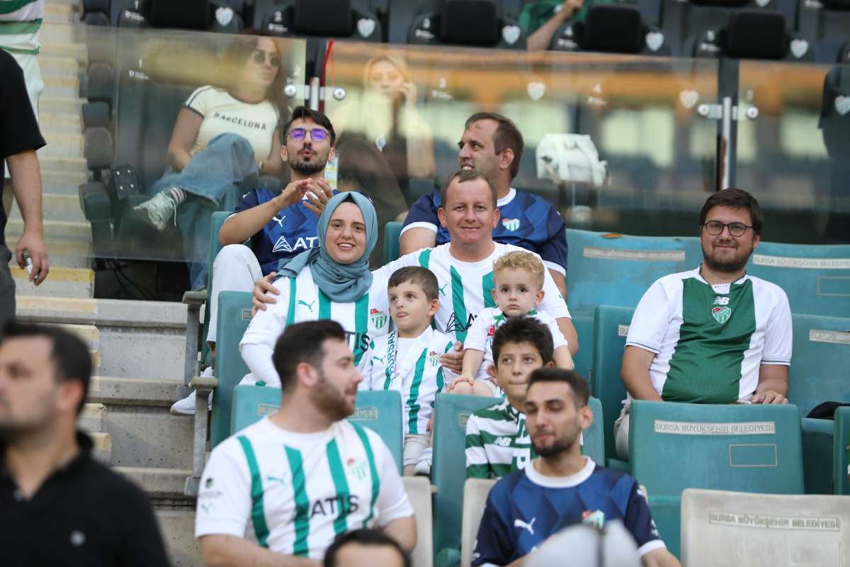 (FOTO GALERİ) Bursaspor-Eskişehirspor Dostluk Maçı Taraftar Fotoğrafları