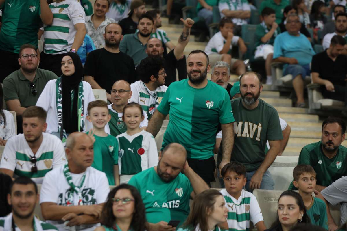 (FOTO GALERİ) Bursaspor-Eskişehirspor Dostluk Maçı Taraftar Fotoğrafları