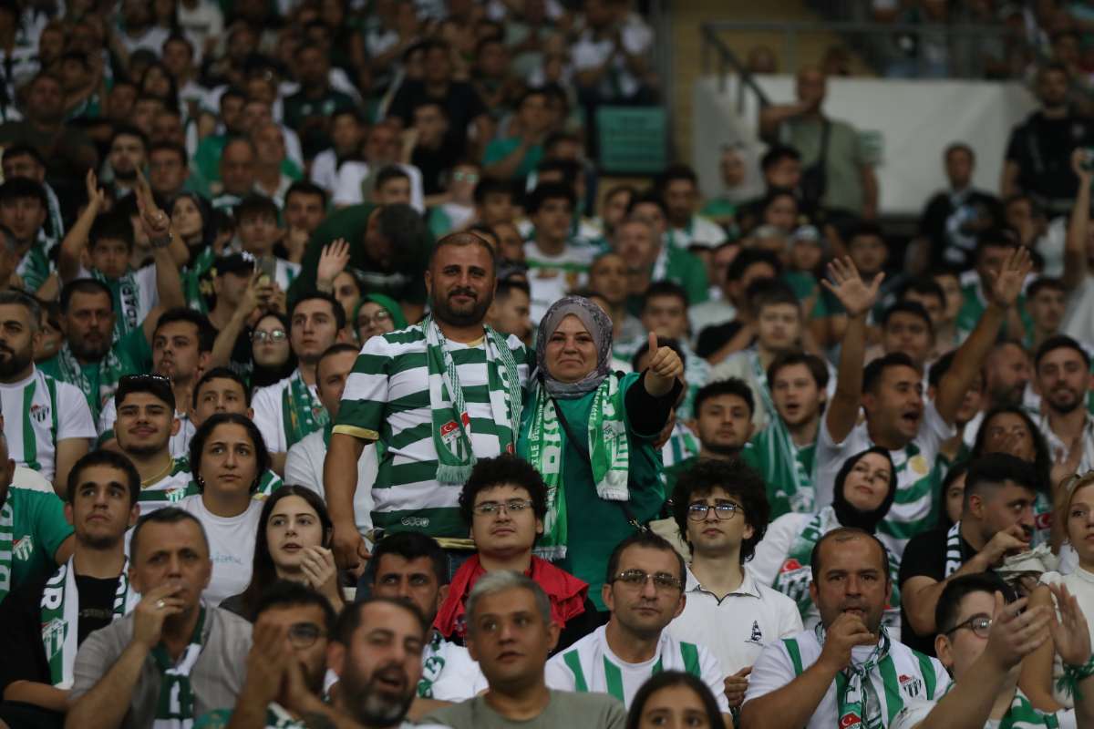 (FOTO GALERİ) Bursaspor-Eskişehirspor Dostluk Maçı Taraftar Fotoğrafları
