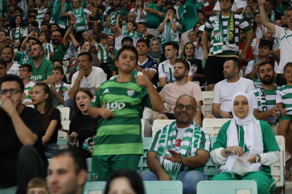 (FOTO GALERİ) Bursaspor-Eskişehirspor Dostluk Maçı Taraftar Fotoğrafları