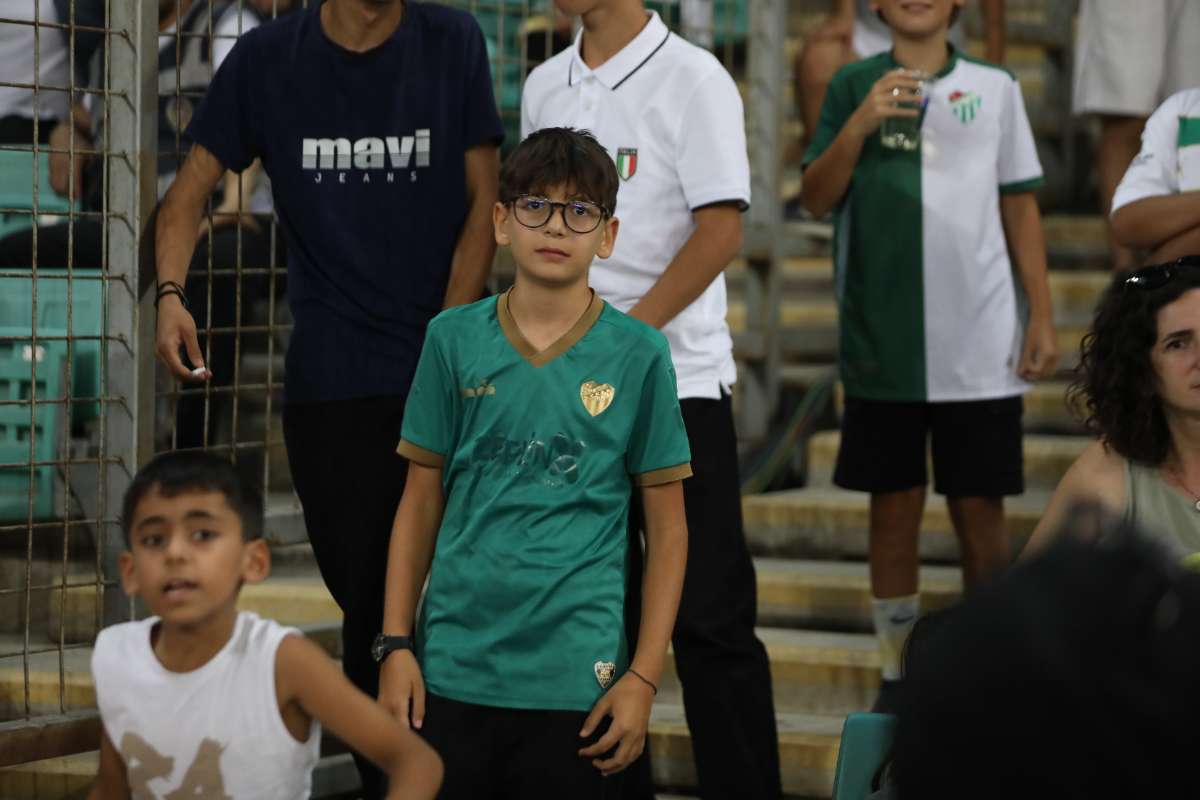 (FOTO GALERİ) Bursaspor-Eskişehirspor Dostluk Maçı Taraftar Fotoğrafları