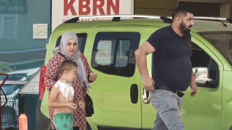 Üzerine parfüm sıkıp çakmak yakan çocuk yaralandı
