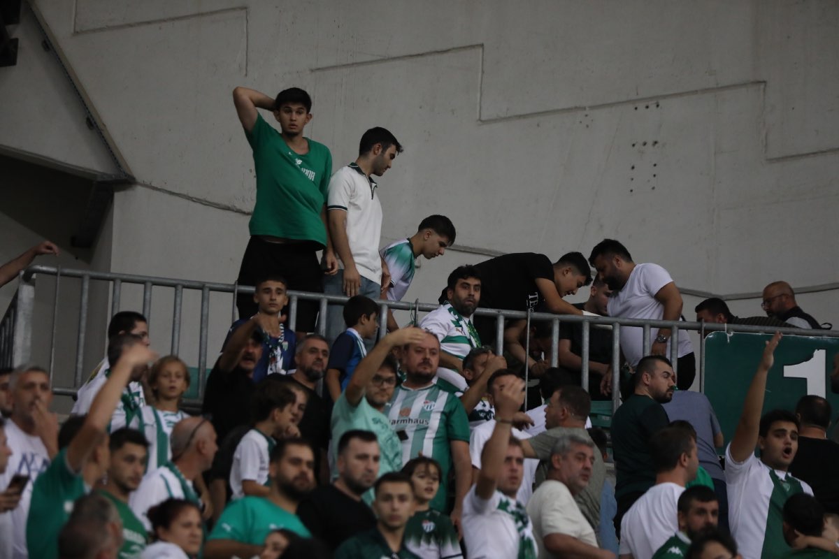 (FOTO GALERİ) Bursaspor- Söğütspor taraftar fotoğrafları -1