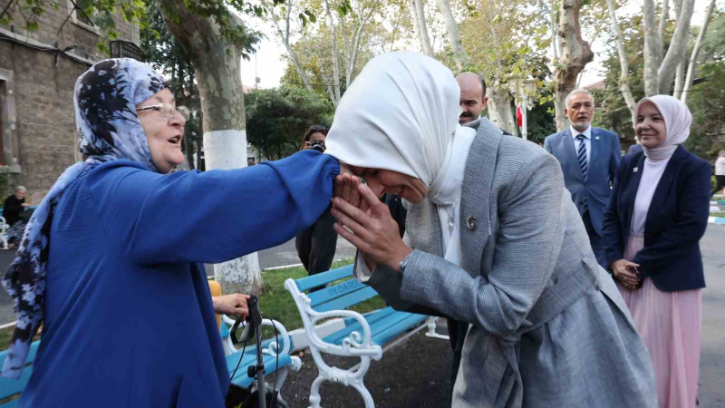 Bakan Göktaş, Darülaceze bağışçılarıyla bir araya geldi