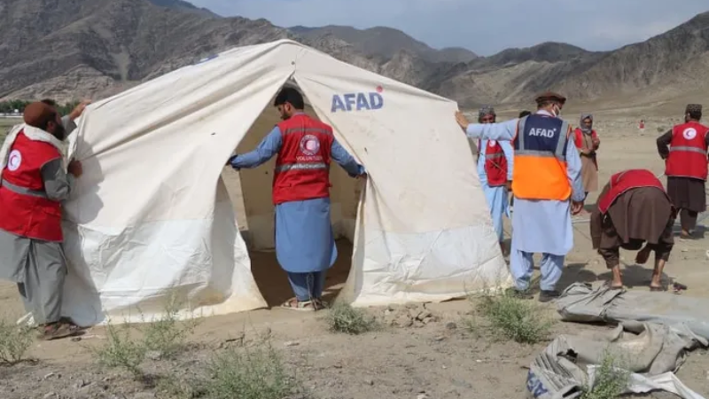 Afganistan Kunar'da çadır kurulumları sürüyor