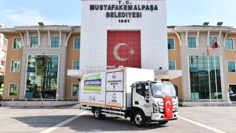 Mustafakemalpaşa 7 ay sonra hibe araca kavuştu