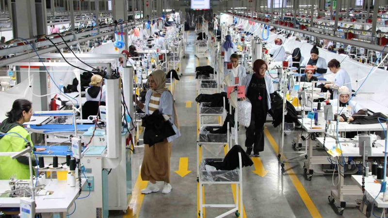Sanayi üretimi yıllık yüzde 5 arttı