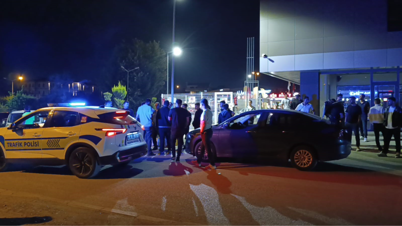 Mobilyacının yaptığı ahşap silah polisi harekete geçirdi