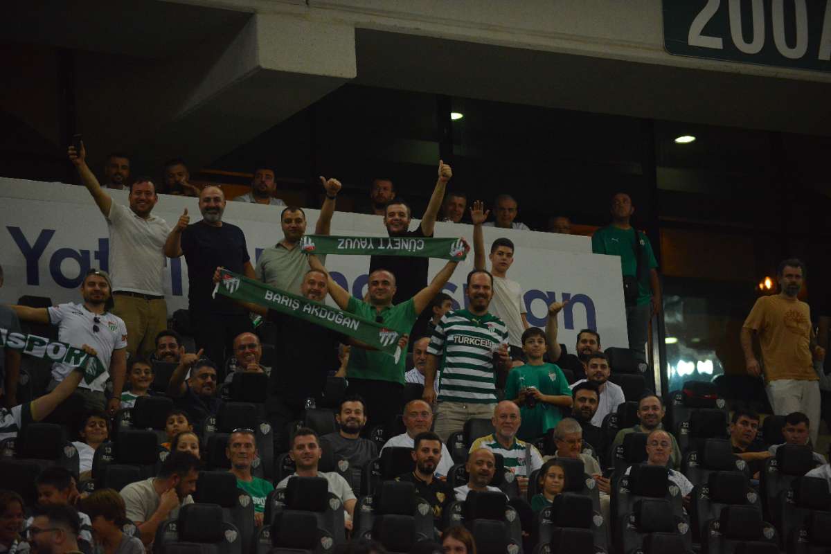 (FOTO GALERİ) Bursaspor-Arnavutköy Belediyespor Maçı Taraftar Fotoğrafları