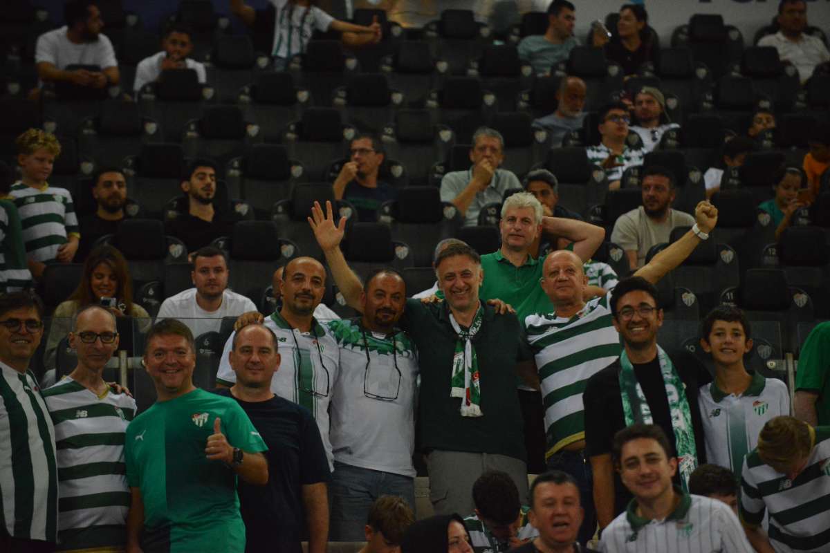 (FOTO GALERİ) Bursaspor-Arnavutköy Belediyespor Maçı Taraftar Fotoğrafları