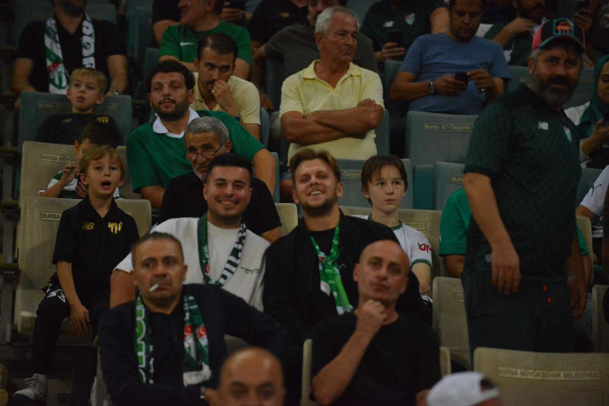 (FOTO GALERİ) Bursaspor-Arnavutköy Belediyespor Maçı Taraftar Fotoğrafları