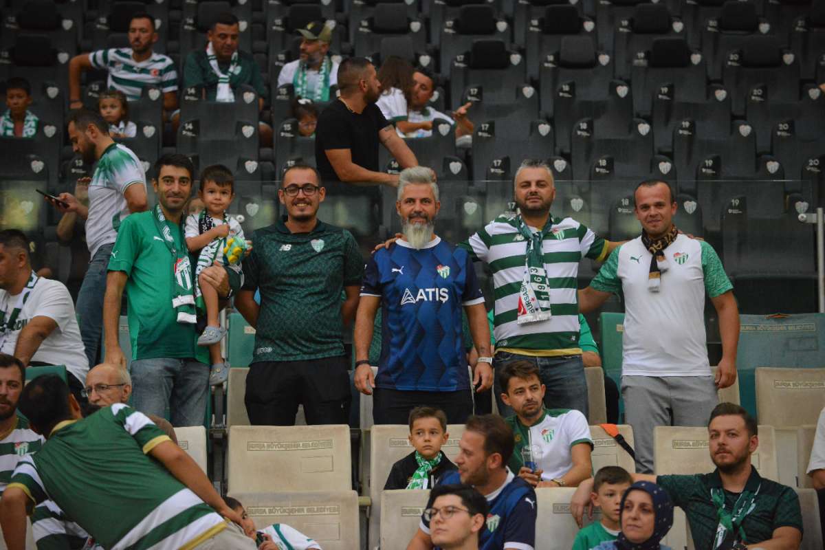 (FOTO GALERİ) Bursaspor-Arnavutköy Belediyespor Maçı Taraftar Fotoğrafları