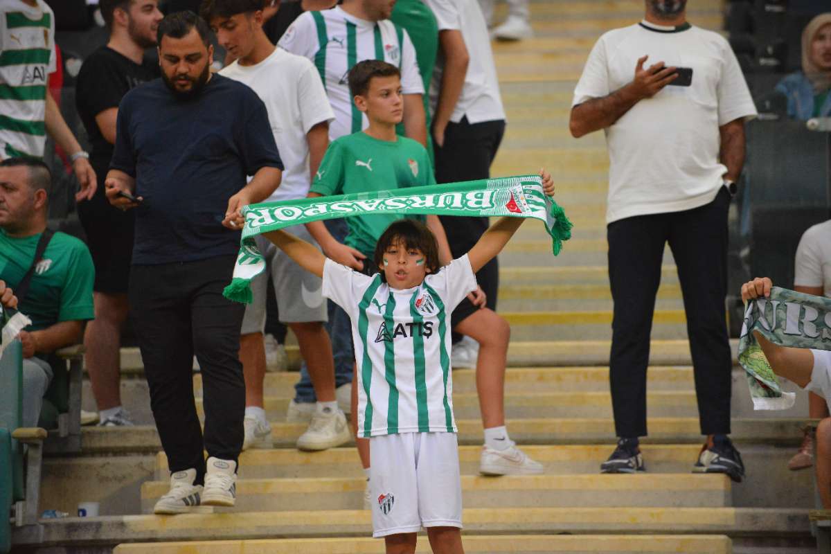 (FOTO GALERİ) Bursaspor-Arnavutköy Belediyespor Maçı Taraftar Fotoğrafları