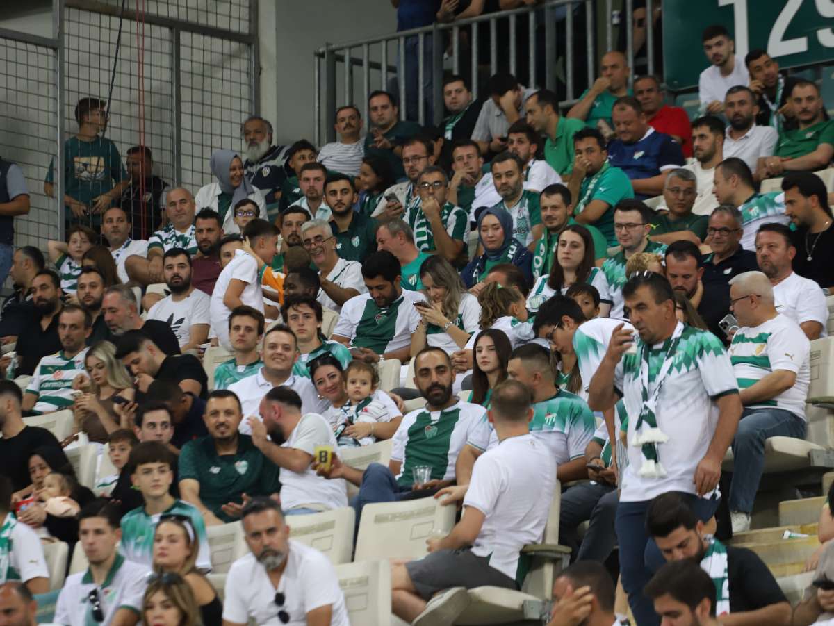(FOTO GALERİ) Bursaspor-Arnavutköy Belediyespor Maçı Taraftar Fotoğrafları