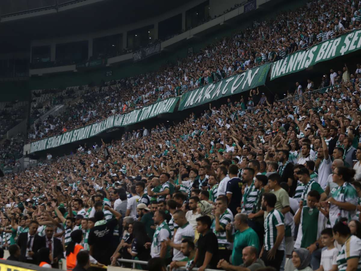 (FOTO GALERİ) Bursaspor-Arnavutköy Belediyespor Maçı Taraftar Fotoğrafları
