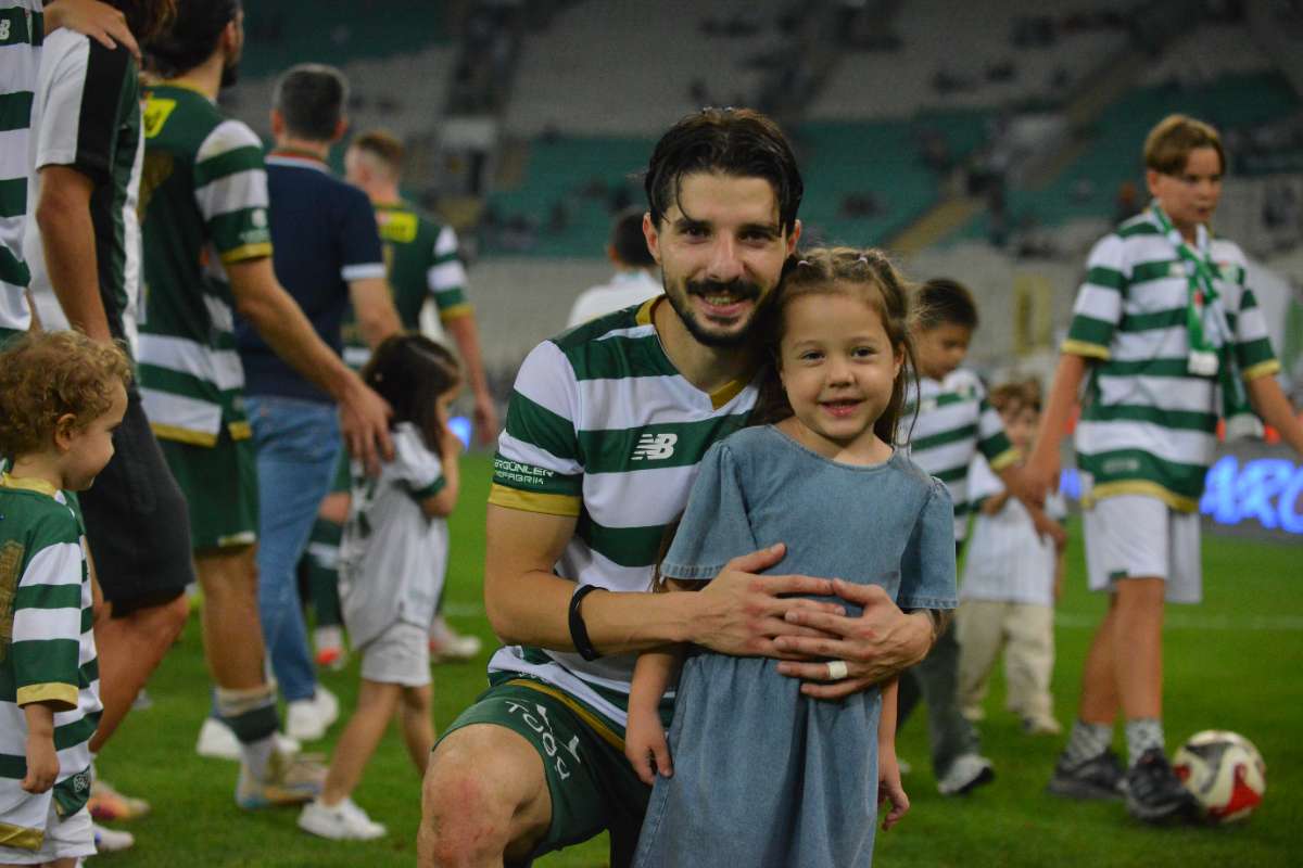 (FOTO GALERİ) Bursaspor-Arnavutköy Belediyespor Maçı Taraftar Fotoğrafları