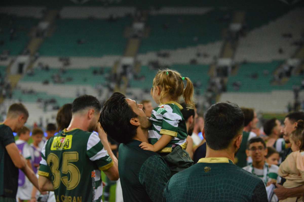 (FOTO GALERİ) Bursaspor-Arnavutköy Belediyespor Maçı Taraftar Fotoğrafları