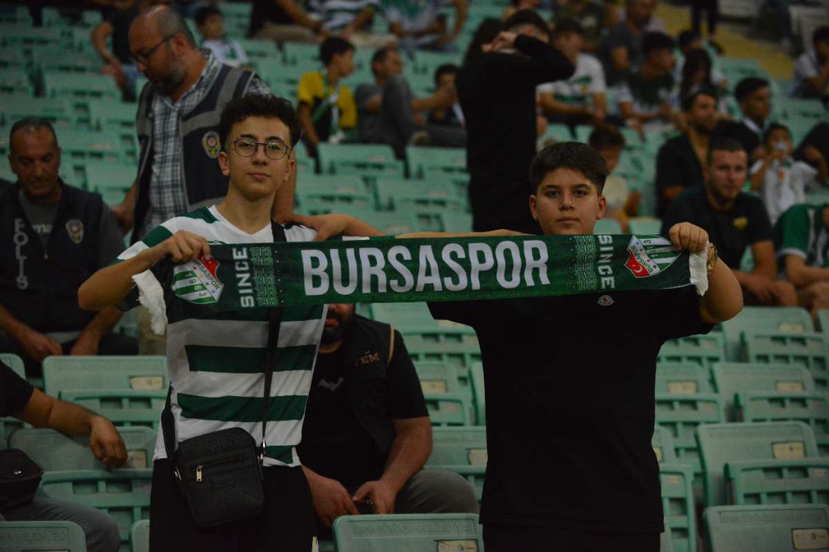 (FOTO GALERİ) Bursaspor-Arnavutköy Belediyespor Maçı Taraftar Fotoğrafları