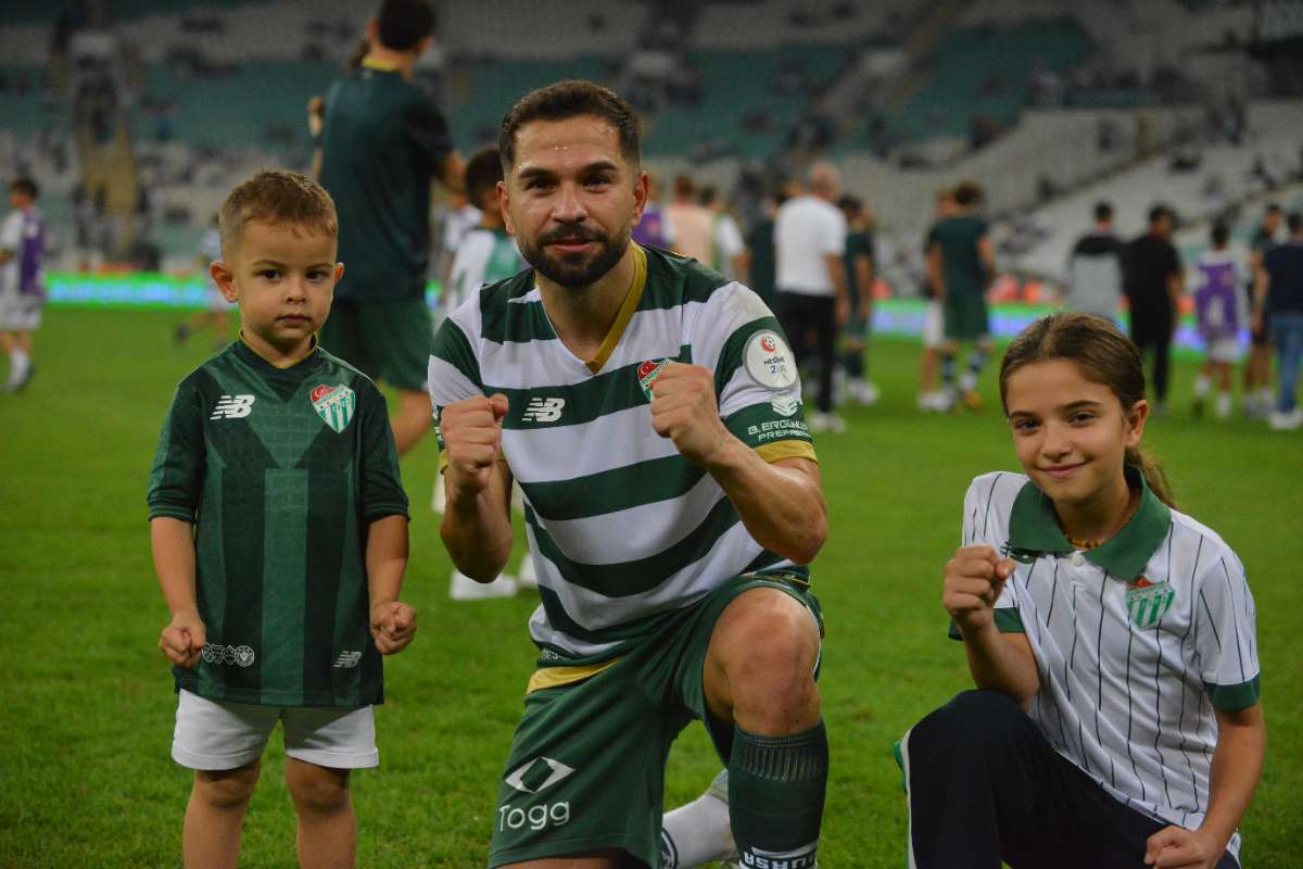 (FOTO GALERİ) Bursaspor-Arnavutköy Belediyespor Maçı Taraftar Fotoğrafları