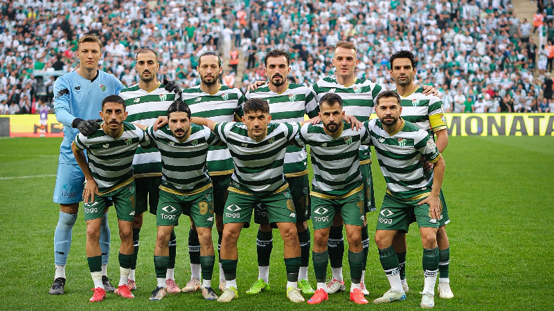 Bursaspor'da kupa maçının ilk 11'i belli oldu.