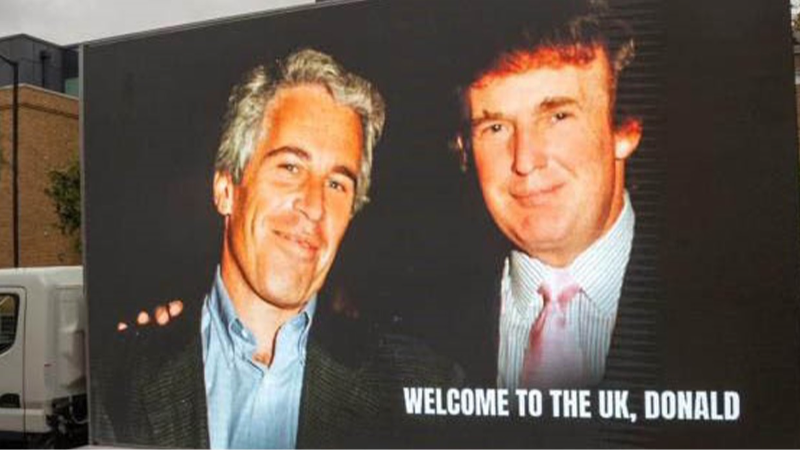 İngiltere'de Trump ve Epstein'ın fotoğrafını yayınlayan reklam aracına polis el koydu