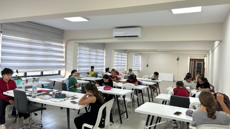 Karacabey Belediyesi Matematik Soru Çözüm Atölyesi ile yeni eğitim yılına güç katıyor