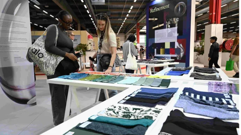 Bursa kumaşları Paris’te vitrine çıktı