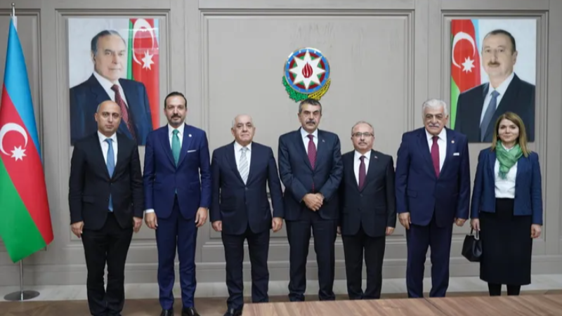 Azerbaycan Başbakanı Asadov, Bakan Tekin'i ağırladı