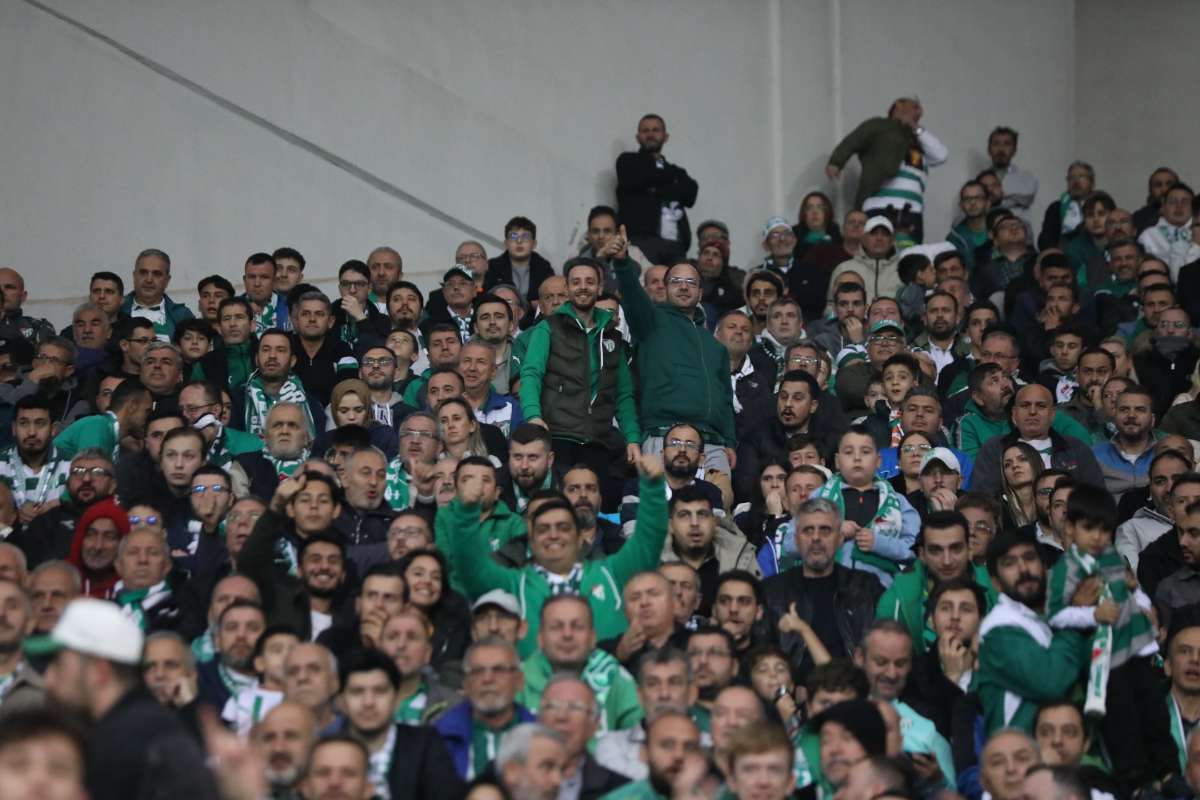 (FOTO GALERİ) Bursaspor-Menemen FK Taraftar Fotoğrafları-2