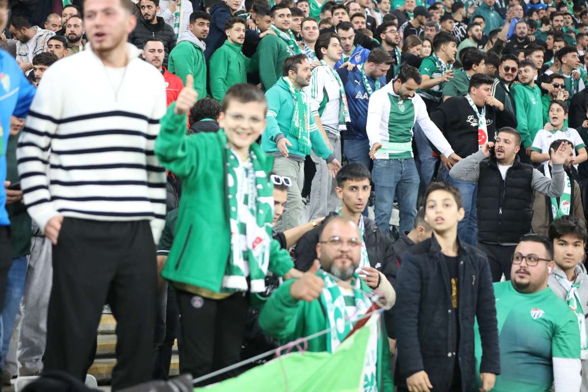 (FOTO GALERİ) Bursaspor-Menemen FK Taraftar Fotoğrafları-2