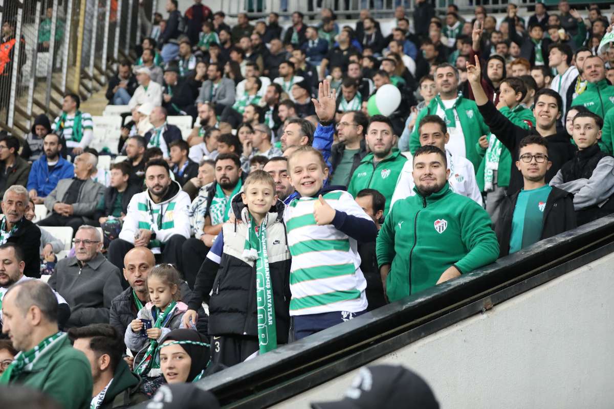 (FOTO GALERİ) Bursaspor-Menemen FK Taraftar Fotoğrafları-2