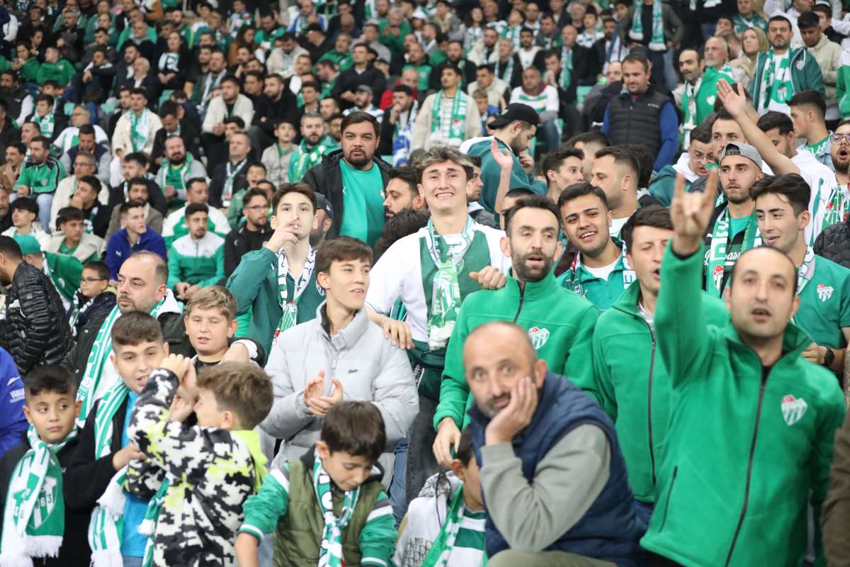 (FOTO GALERİ) Bursaspor-Menemen FK Taraftar Fotoğrafları-2