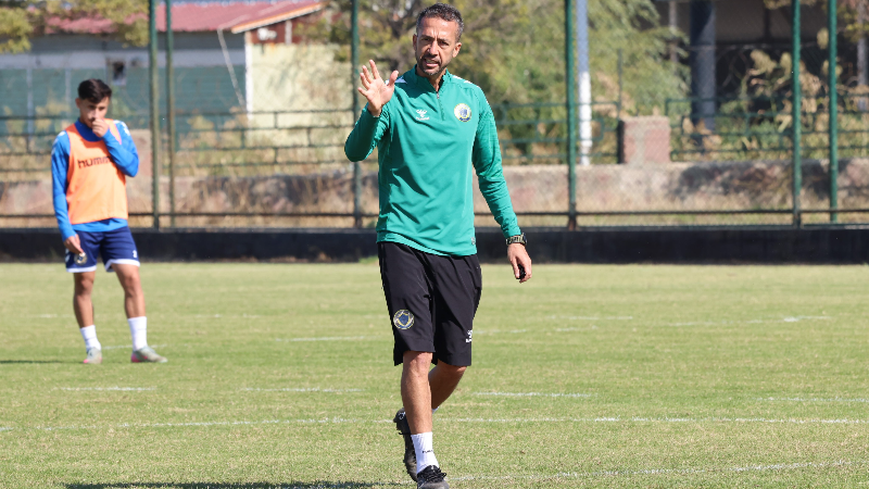 Bilal Kısa: “Bursaspor Süper Lig’i hak eden bir takım”