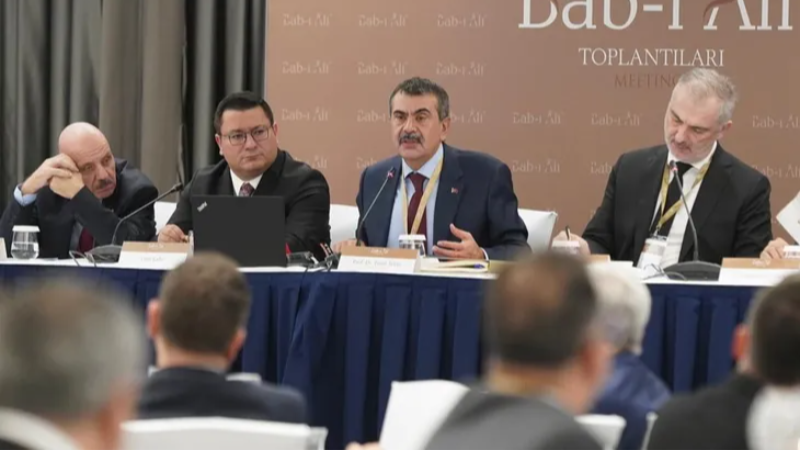 Bakan Tekin 'Bab-ı Ali Toplantılarının' konuğu oldu