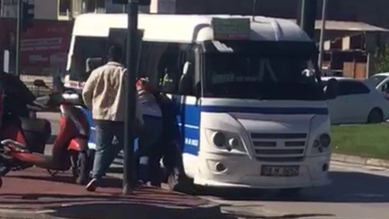 Trafikte gergin anlar