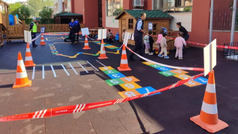 Bursa Büyükşehir’den miniklere trafik dersi